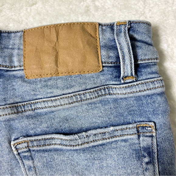 Divided Distressed High Rise Shorts Size 2 - Picture 7 of 9